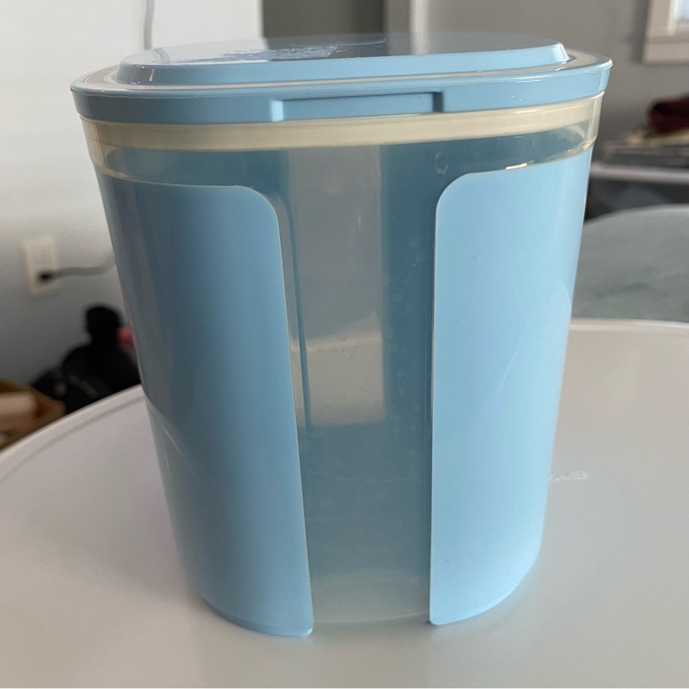 Tupperware Skyline Acrylic Canister